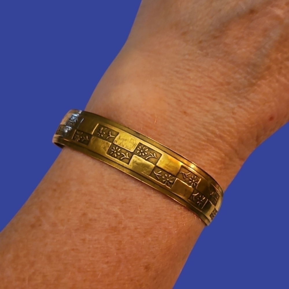 VTG Brass Floral Checkered Engraved Cuff Bangle Boho Bracelet